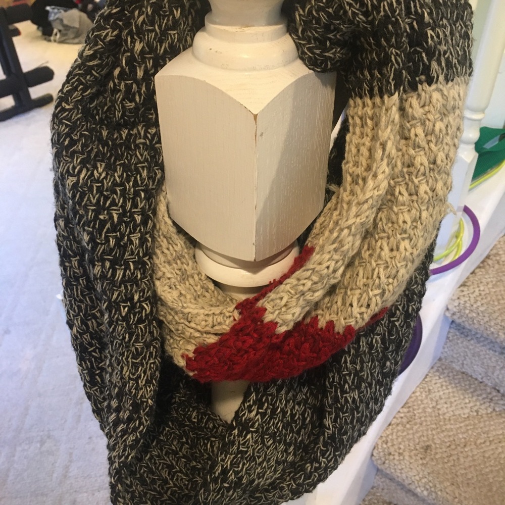 Roots Scarf